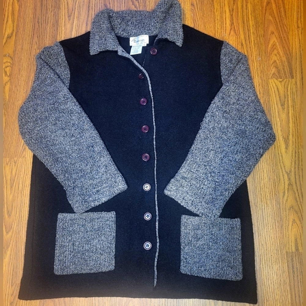 Wool Spanner Imports Sweater Small Black And Gray Made in Hong Kong Vintage A90